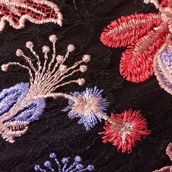 AKIRA High Waisted Embroidered Floral Print Shorts - Picture 5 of 9